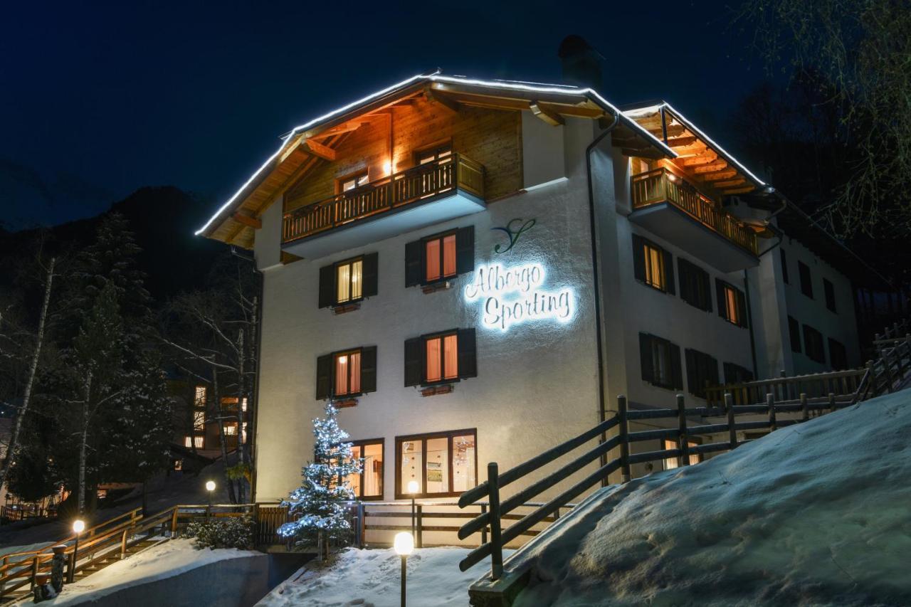 Albergo Sporting Пейо Фонти Экстерьер фото
